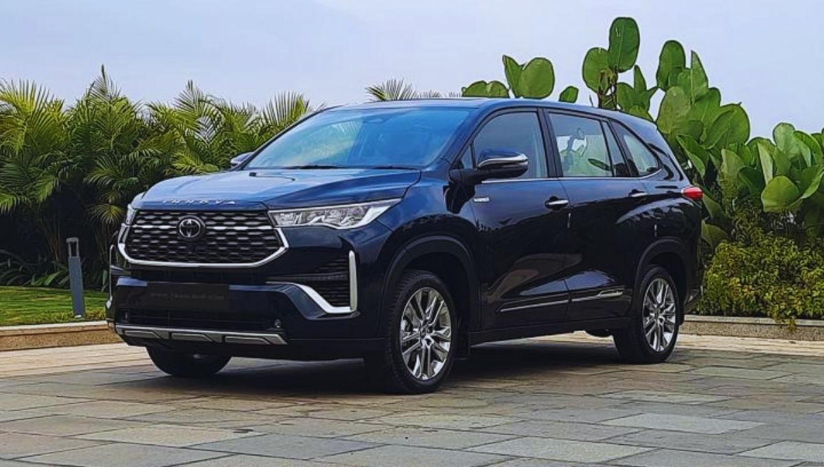 Toyota Innova Hycross
