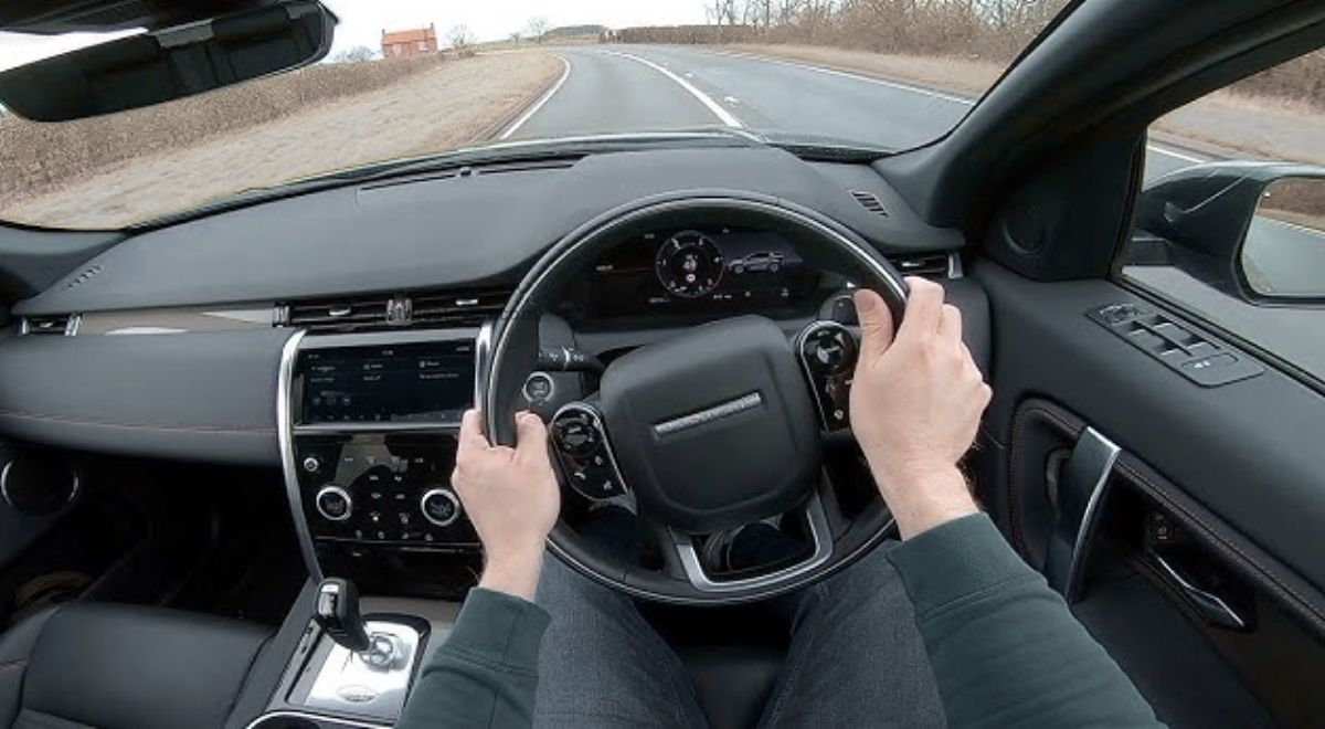 Land Rover Discovery Sport: Luxury & Adventure का बेहतरीन कॉम्बिनेशन